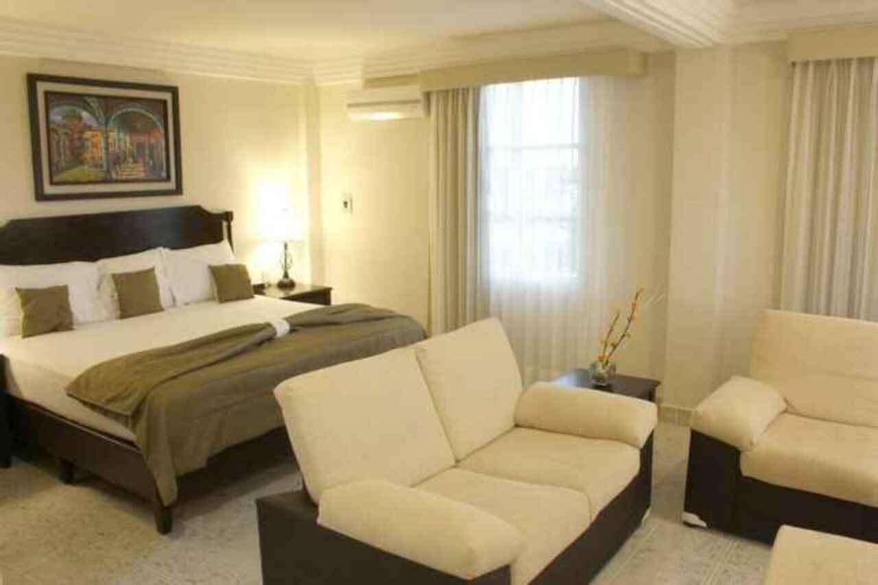 Hotel Victoria Merida Exterior photo Suite