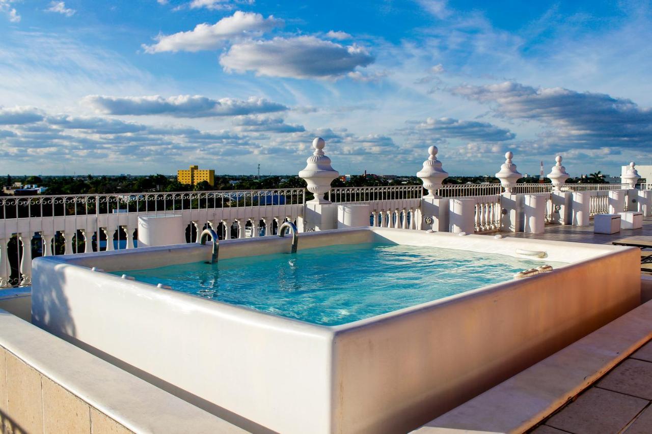 Hotel Victoria Merida Exterior photo Rooftop pool at the W South Beach
