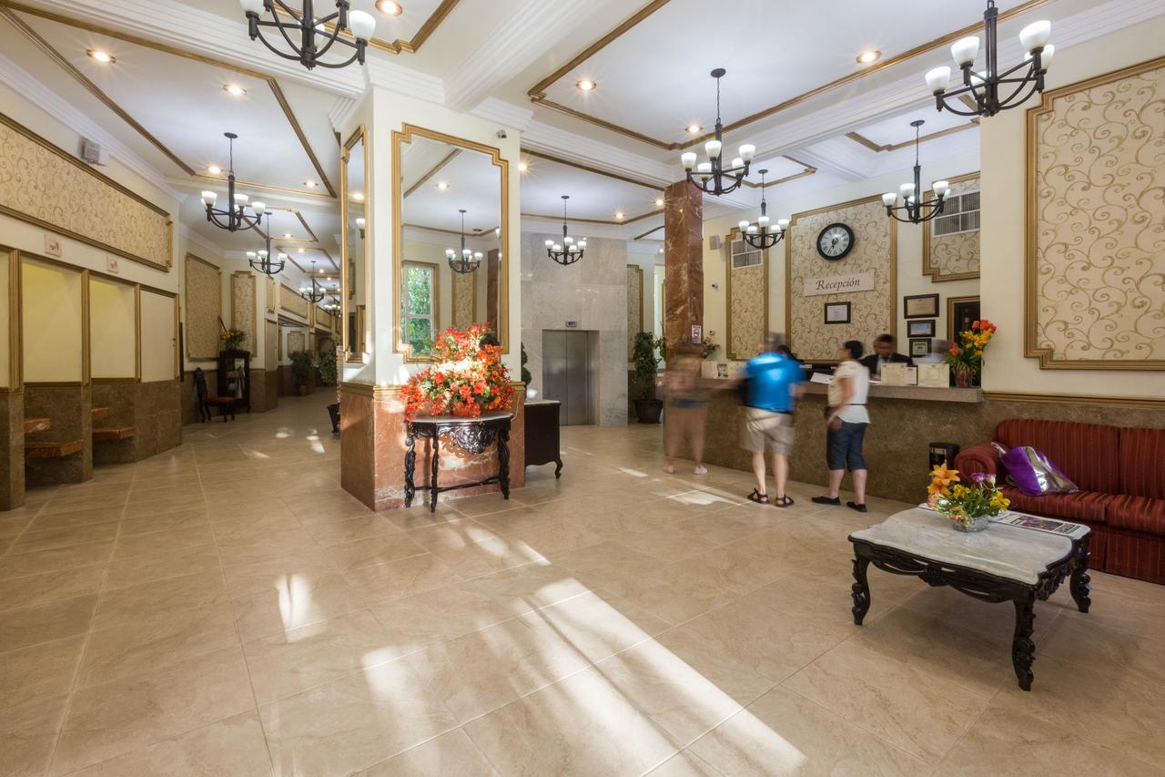 Hotel Victoria Merida Exterior photo Lobby
