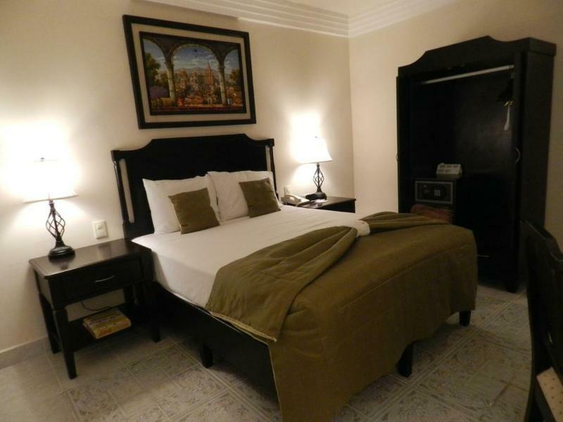 Hotel Victoria Merida Exterior photo A bedroom in a hotel
