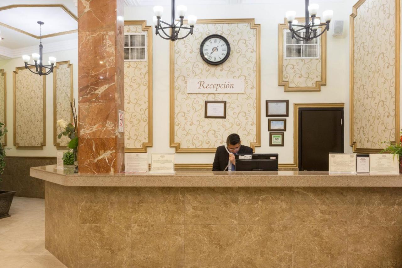 Hotel Victoria Merida Exterior photo Reception desk at a hotel